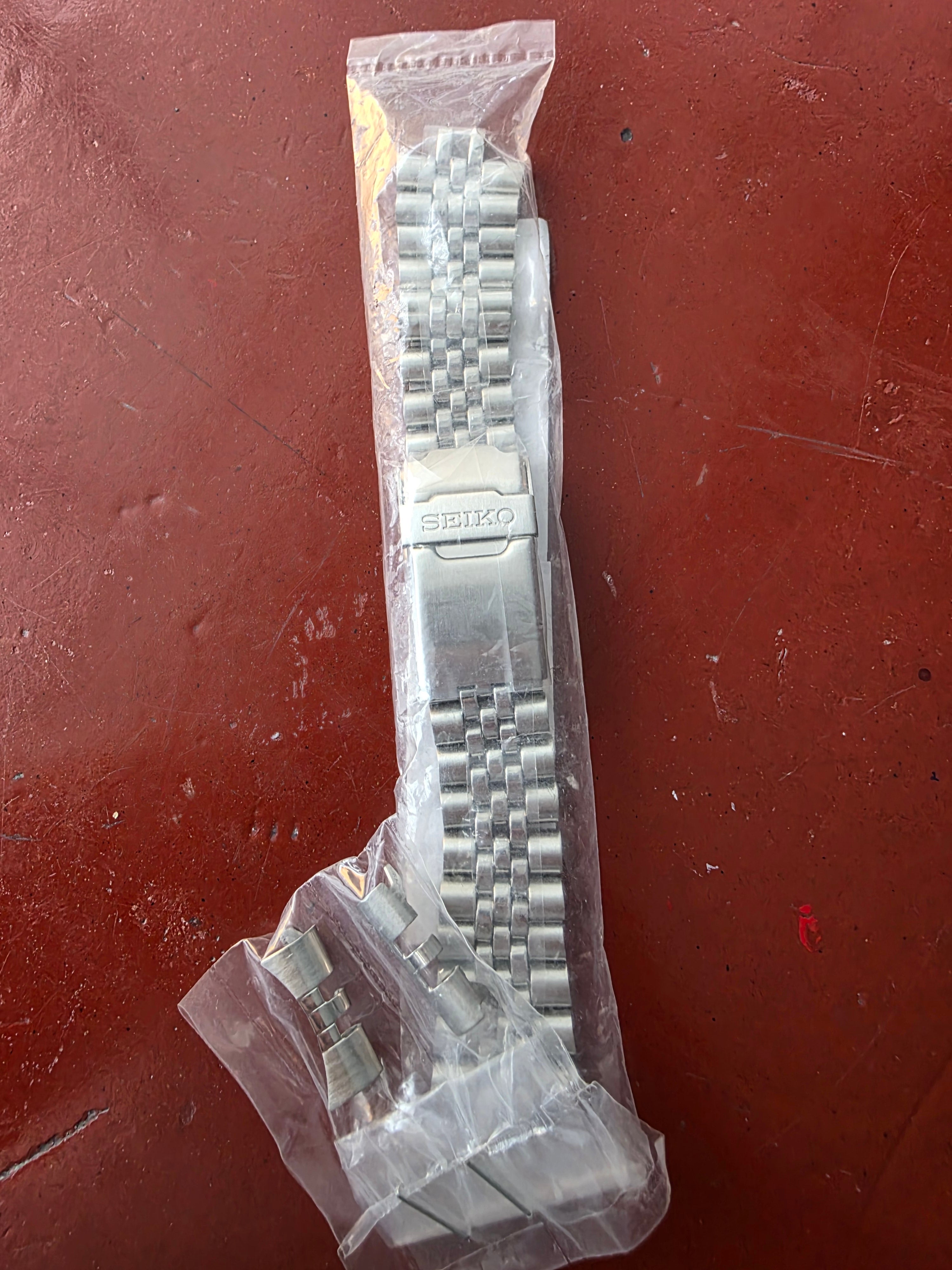 Seiko SKX007 JDM Version *NOS – AKIO Watches ®
