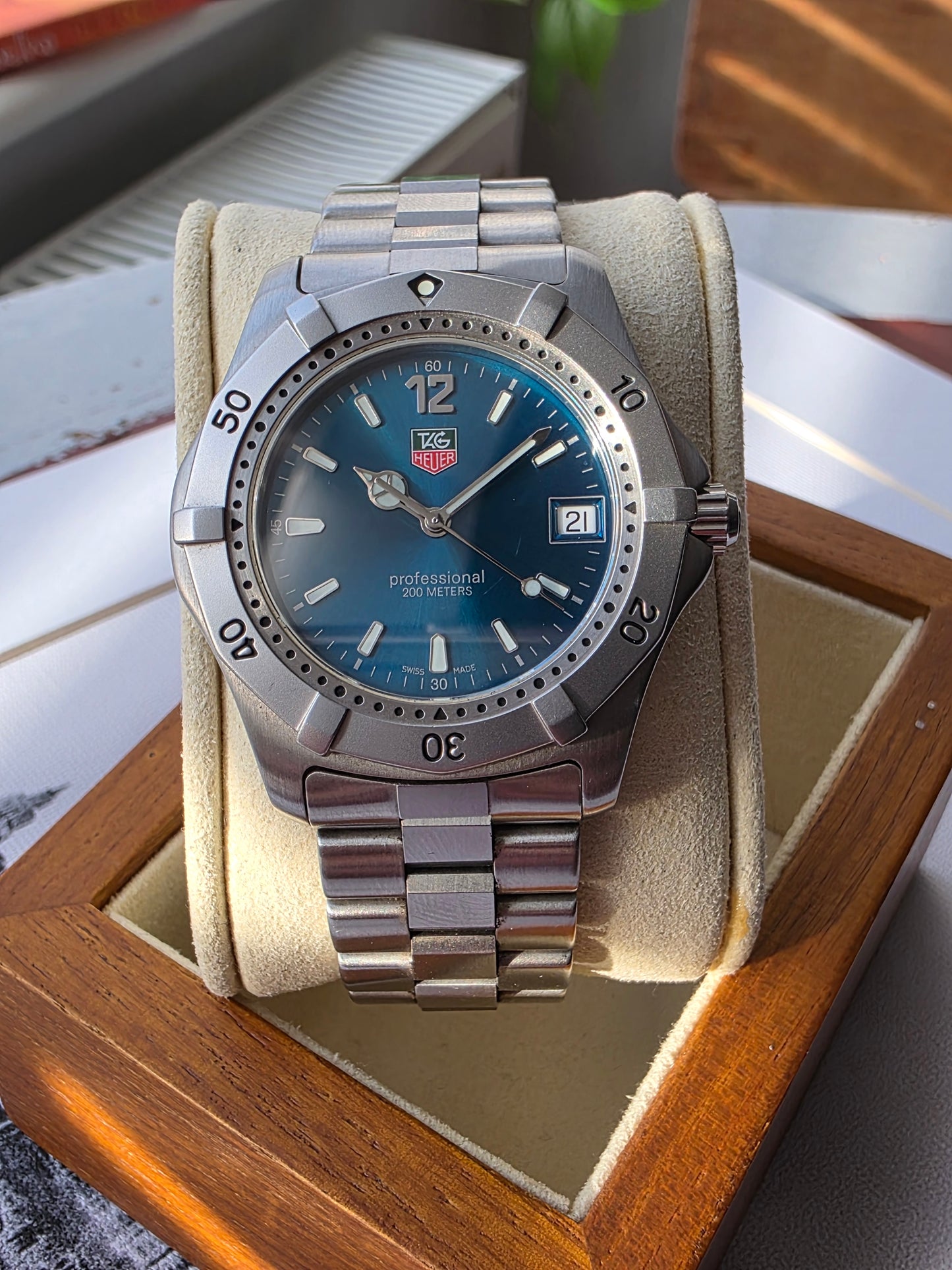 TAG Heuer WK1119-0 – 2000 Series Professional Quartz Diver – Rare Green Dial